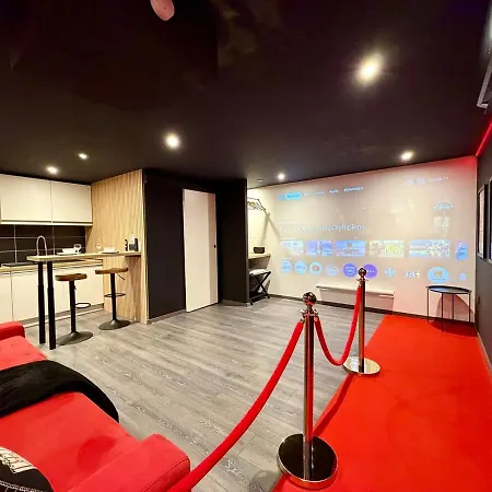 Cinemus, Nid Douillet Avec Cinema Prive * Bourgoin-Jallieu